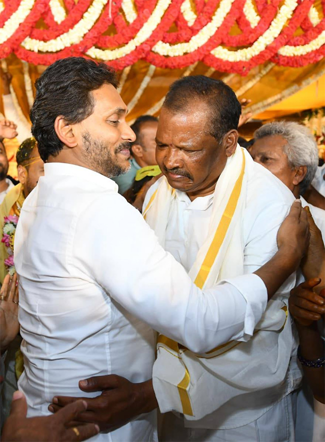 YS Jagan Mohan Reddy Visakhapatnam Tour HD Photos33