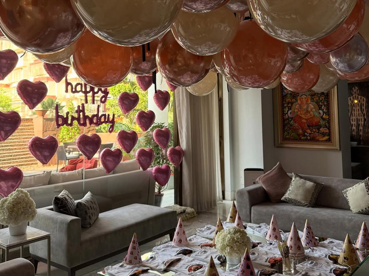 Actress Janhvi Kapoor celebrates birthday By walking 3,500 steps At Tirumala PHotos15