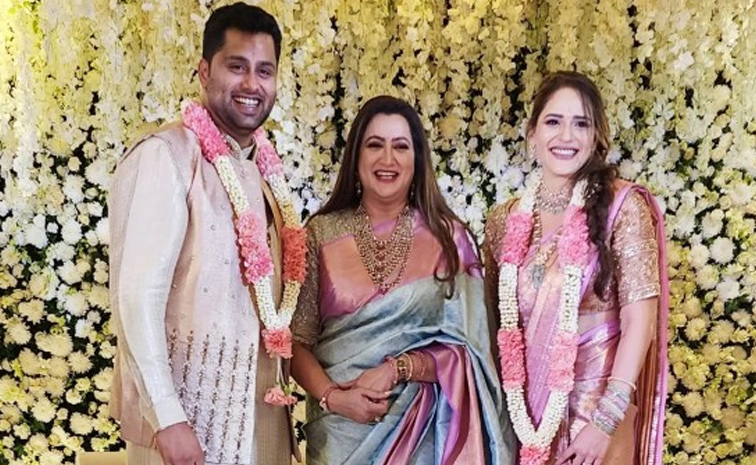 Actress Sumalatha Ambareesh Latest Family Photos2