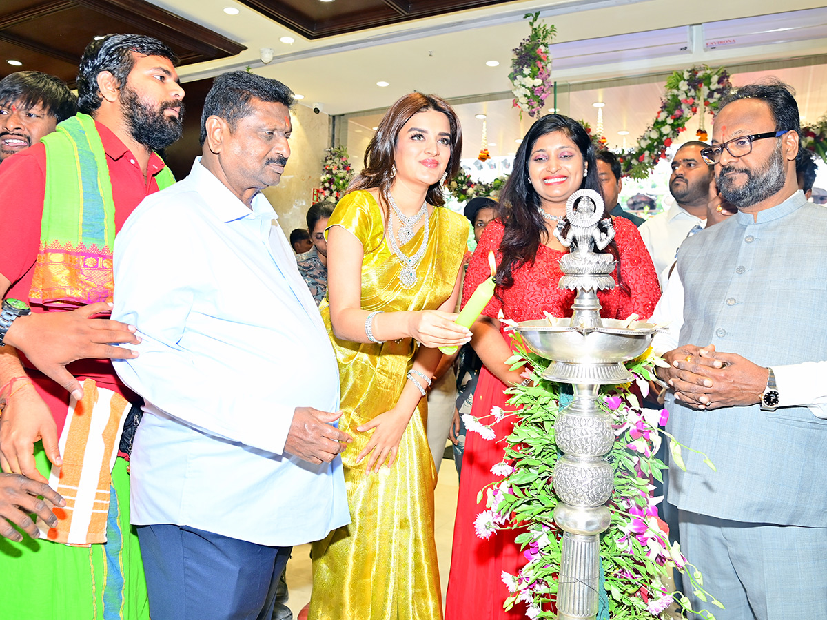 Tollywood Actress Nidhhi Agerwal At Nizamabad5