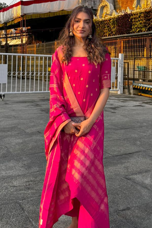 Actress Ekta Rathod Visits Tirumala Photos5