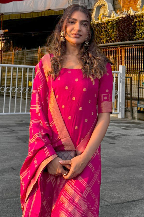 Actress Ekta Rathod Visits Tirumala Photos6