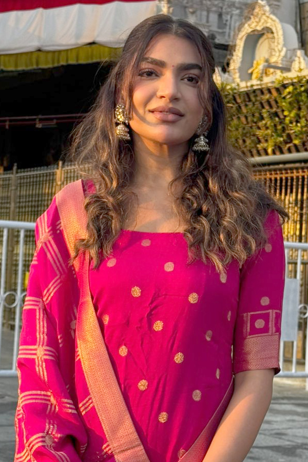 Actress Ekta Rathod Visits Tirumala Photos7