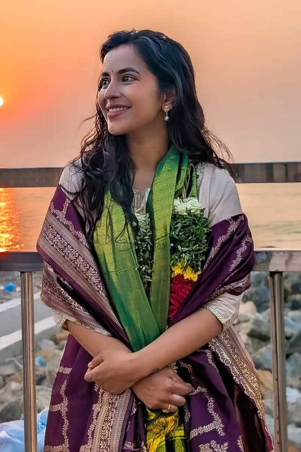 Actress Komalee Prasad Enjoys Devotional Trip Photos14