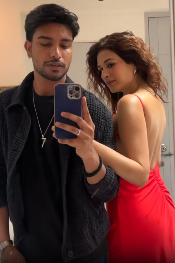 Actress Shraddha Das Grand Birthday Celebrations Photos10