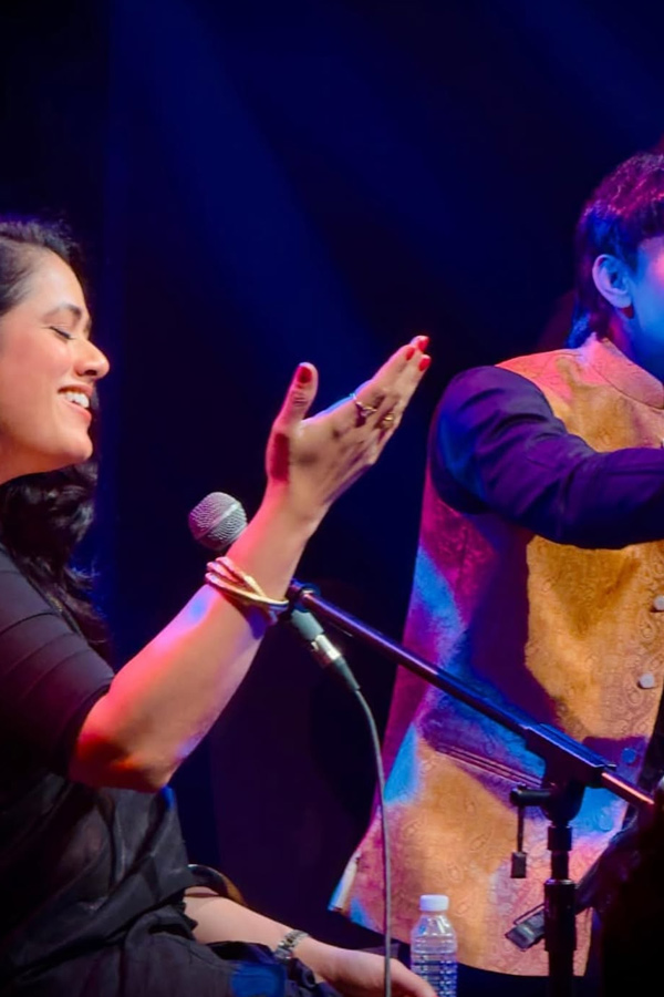 Trending Beauty Actress Girija Oak Beautiful Clicks Photos12