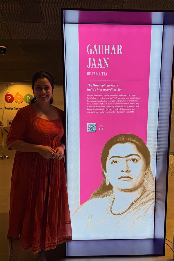 Trending Beauty Actress Girija Oak Beautiful Clicks Photos6