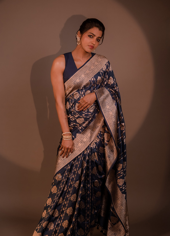 Actress Sai Dhanshika HD Photos3