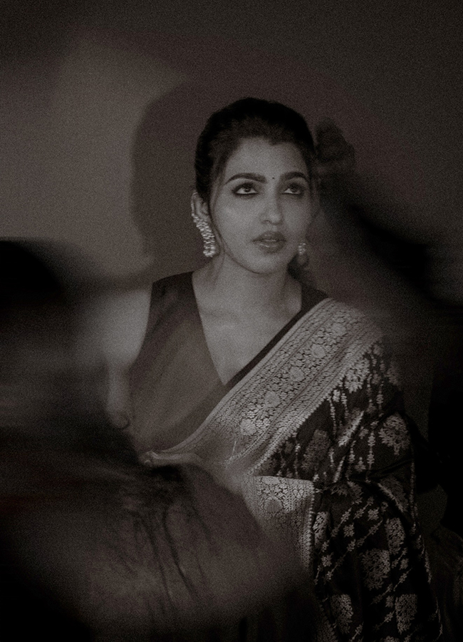 Actress Sai Dhanshika HD Photos5