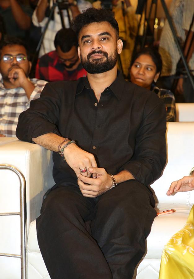 Pallichattambi Movie Grand Release Press Meet Photos9