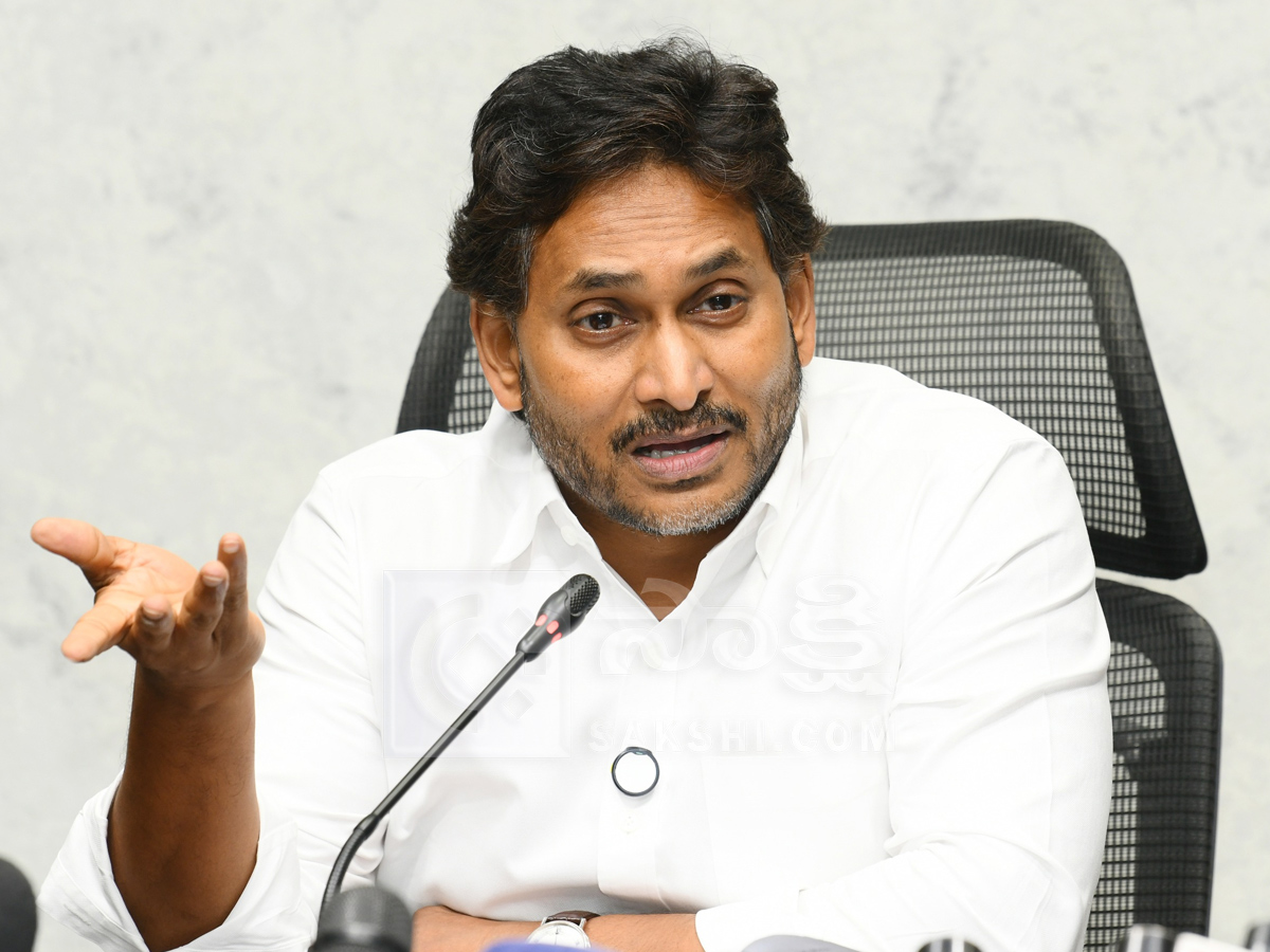 YS Jagan Sensational Press Meet Photos10