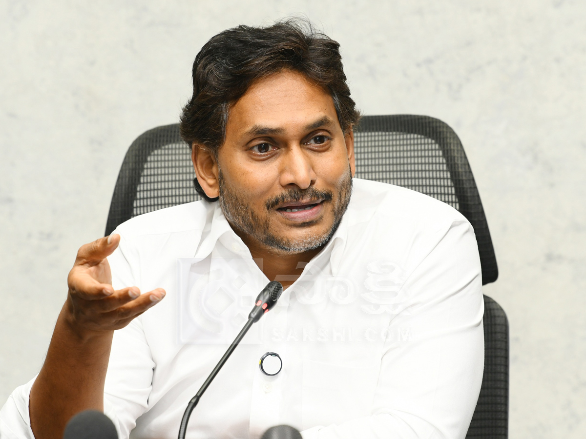 YS Jagan Sensational Press Meet Photos3
