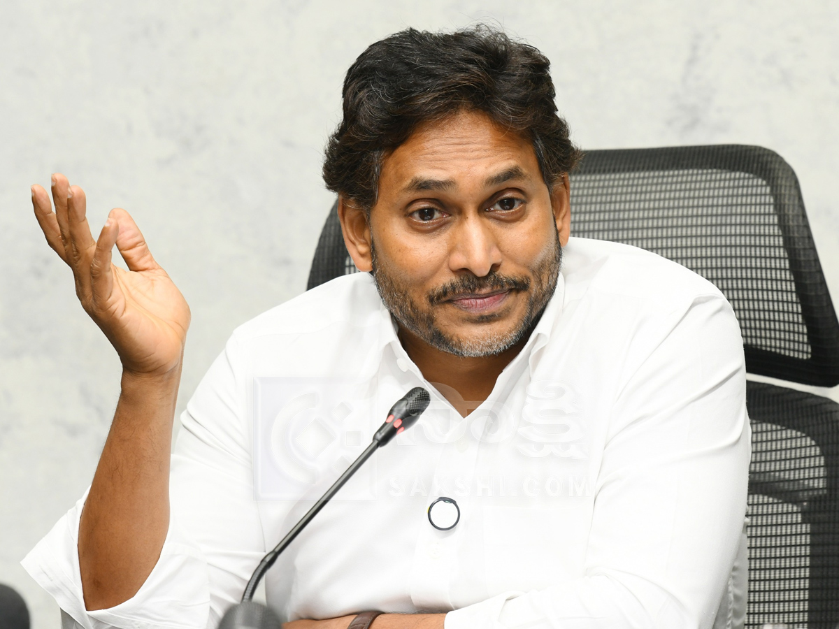 YS Jagan Sensational Press Meet Photos5