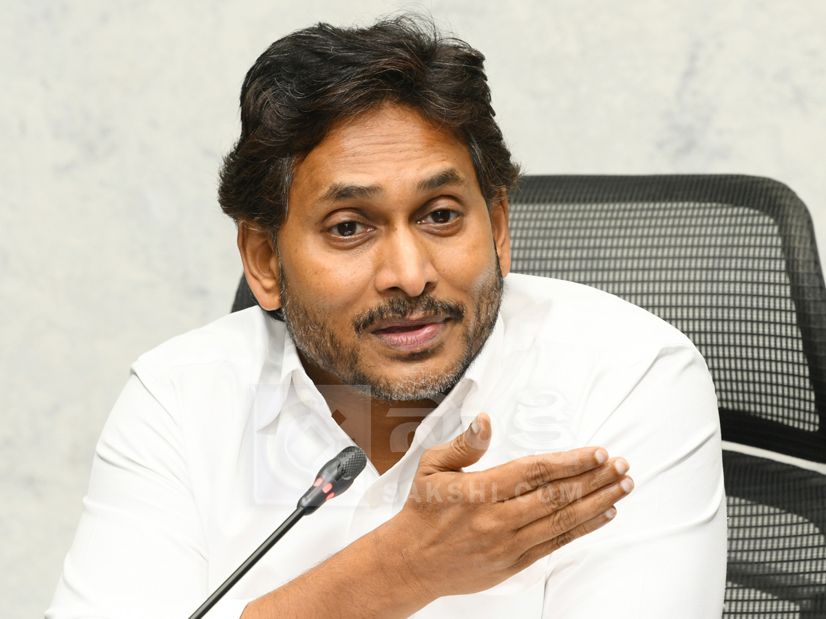 YS Jagan Sensational Press Meet Photos6