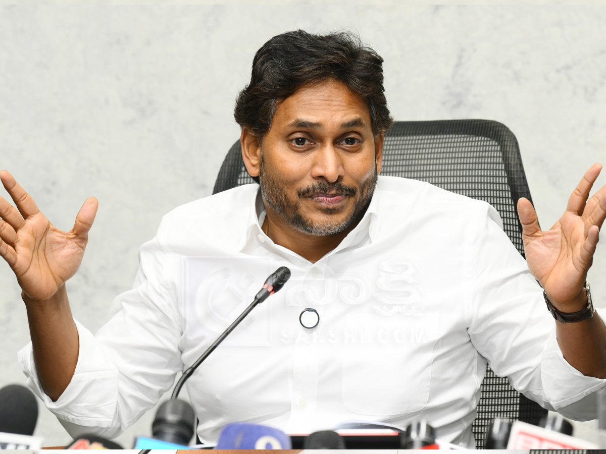 YS Jagan Sensational Press Meet Photos7