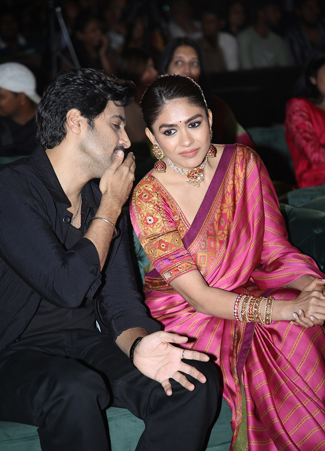 Dacoit Movie : Actress Mrunal Thakur Latest Photos17