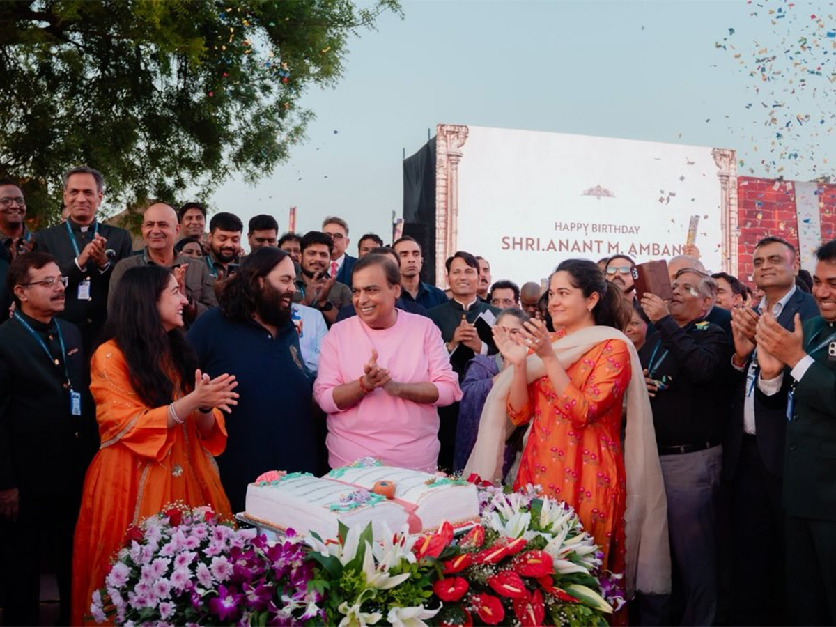Mukesh Ambani son Anant Ambani birthday celebrations viral photos21