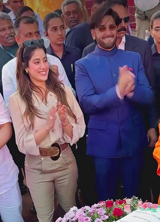 Mukesh Ambani son Anant Ambani birthday celebrations viral photos13