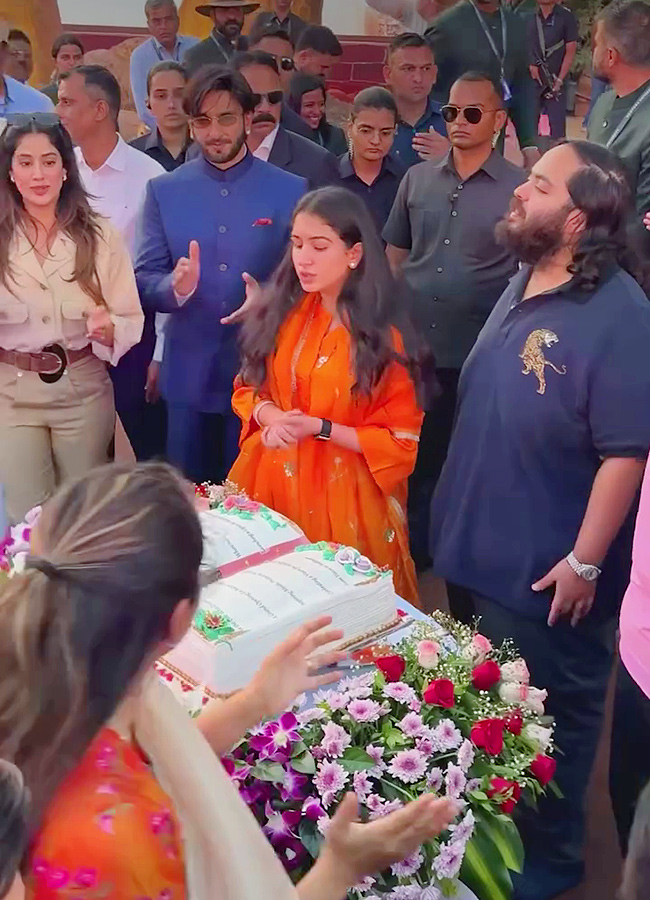 Mukesh Ambani son Anant Ambani birthday celebrations viral photos16