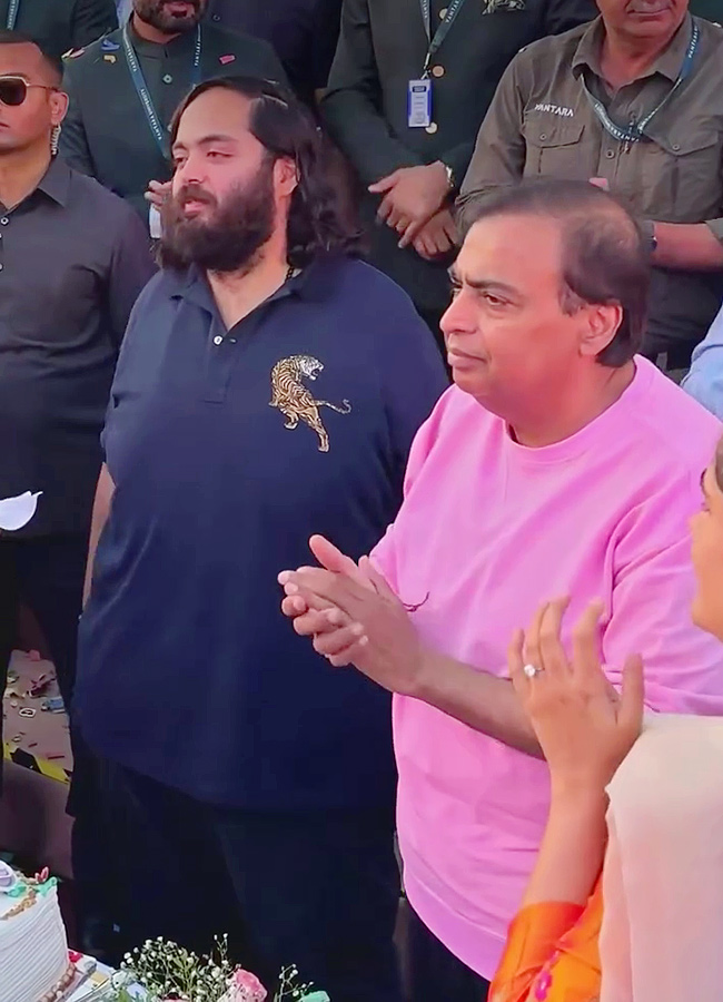 Mukesh Ambani son Anant Ambani birthday celebrations viral photos19