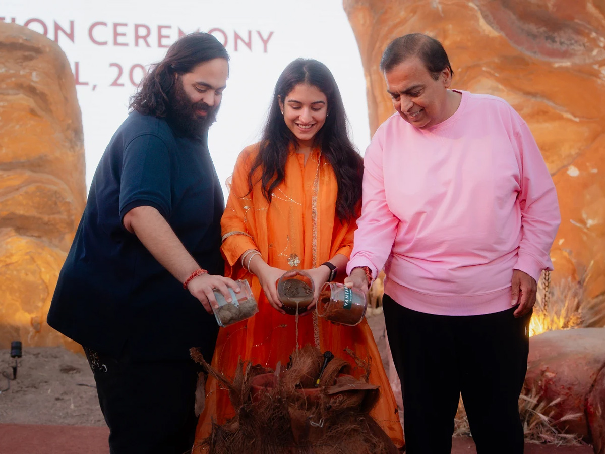 Mukesh Ambani son Anant Ambani birthday celebrations viral photos3