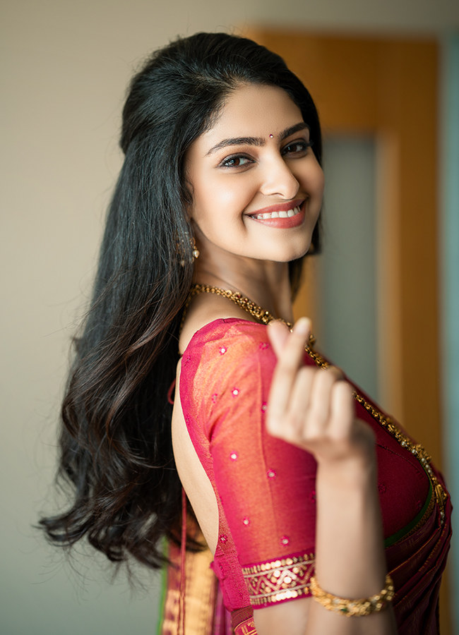 Indian Actress And Model Manasa Varanasi HD Photos16