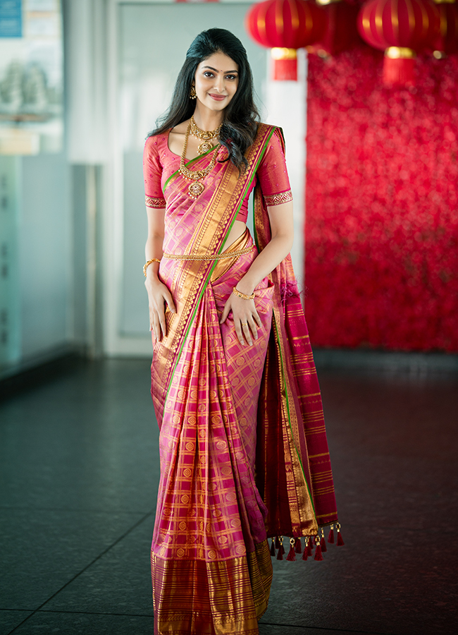 Indian Actress And Model Manasa Varanasi HD Photos6