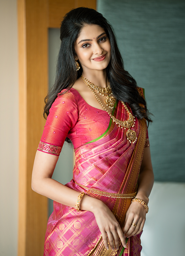 Indian Actress And Model Manasa Varanasi HD Photos7