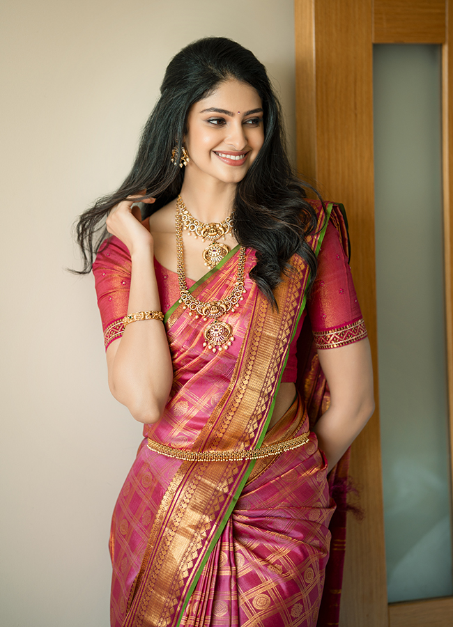 Indian Actress And Model Manasa Varanasi HD Photos9