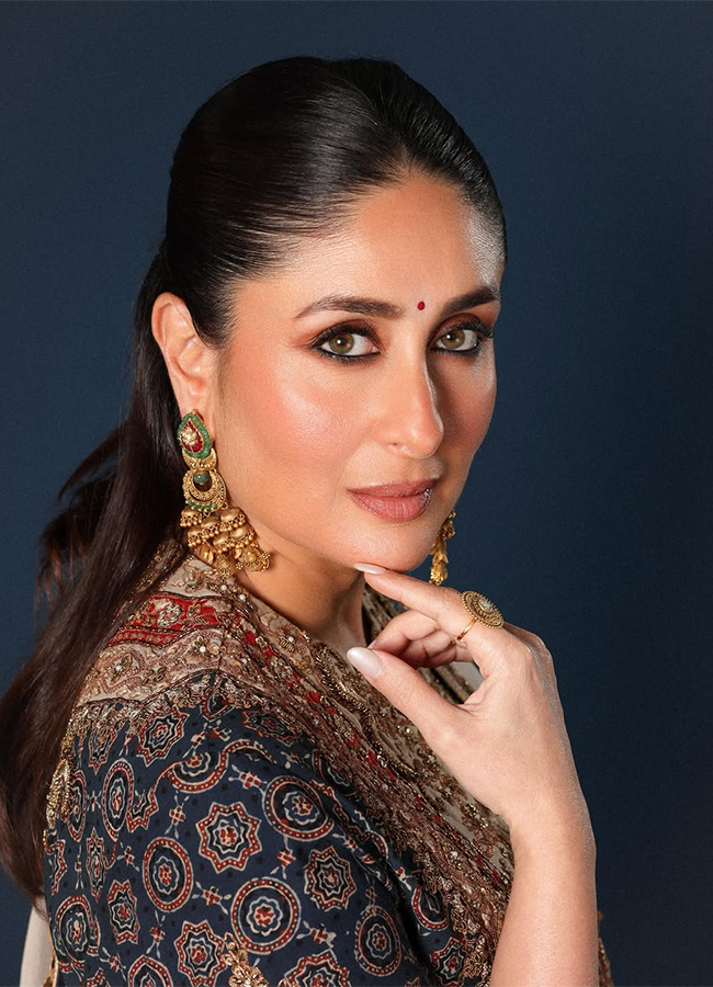 Kareena Kapoor spotted wearing philori kurta set2