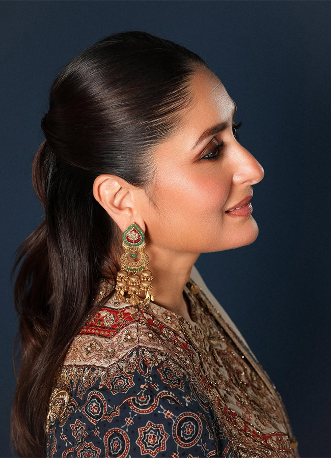 Kareena Kapoor spotted wearing philori kurta set7