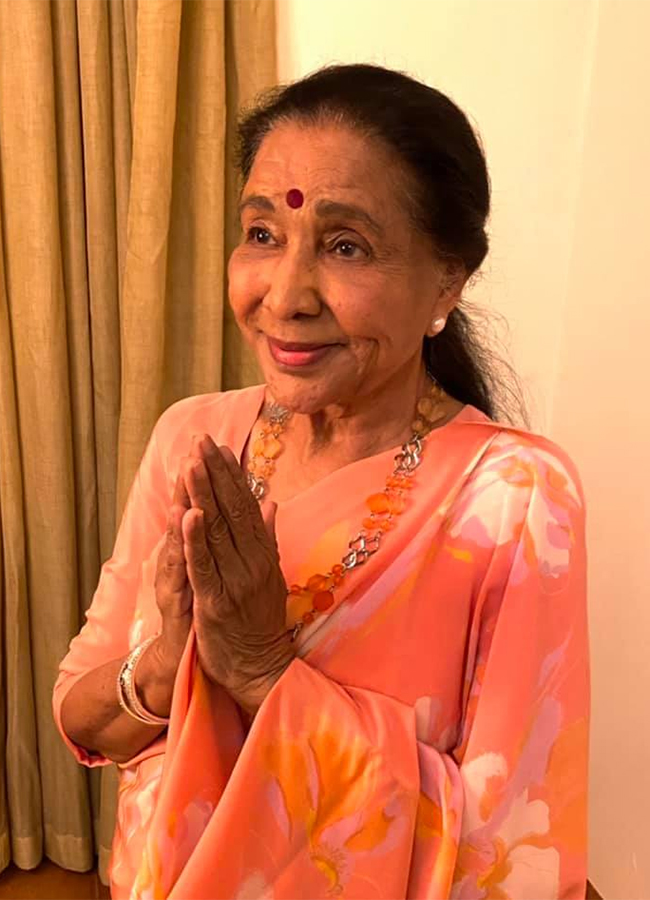 Singer Asha Bhosle Rare And Unseen Photos14