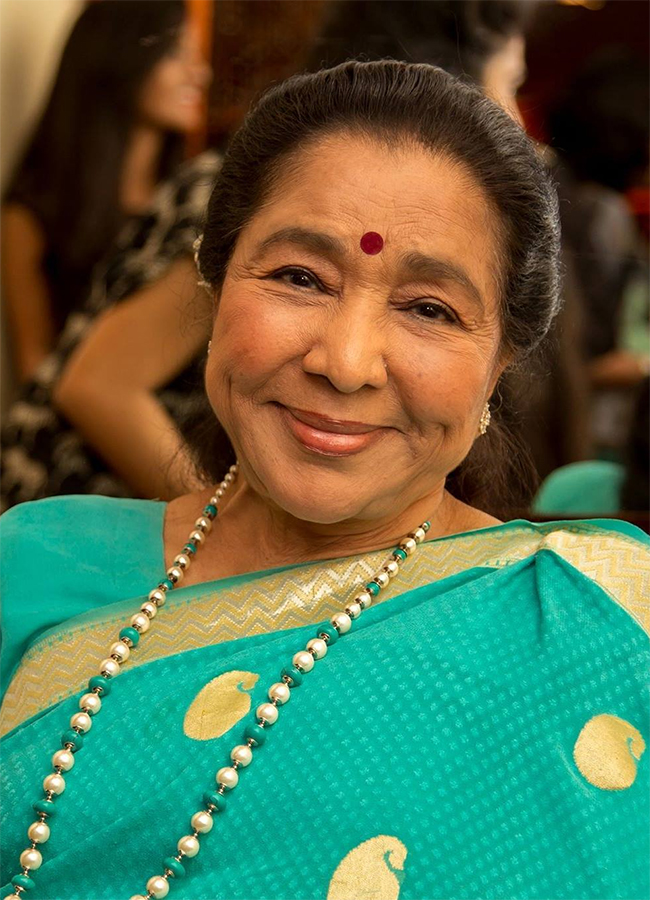 Singer Asha Bhosle Rare And Unseen Photos15