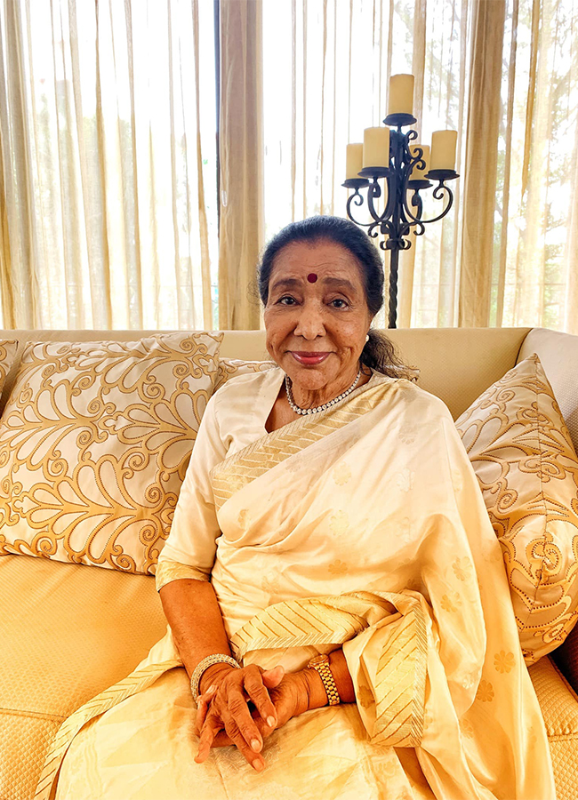 Singer Asha Bhosle Rare And Unseen Photos16