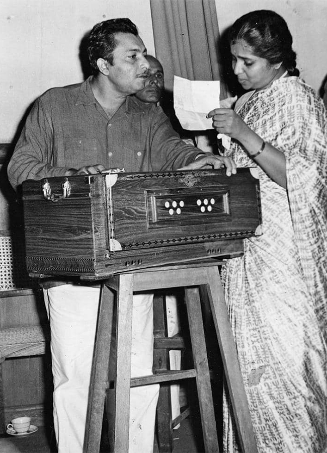 Singer Asha Bhosle Rare And Unseen Photos17