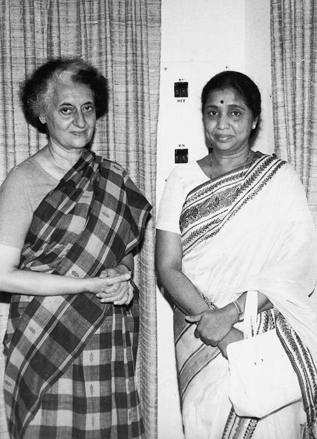 Singer Asha Bhosle Rare And Unseen Photos18