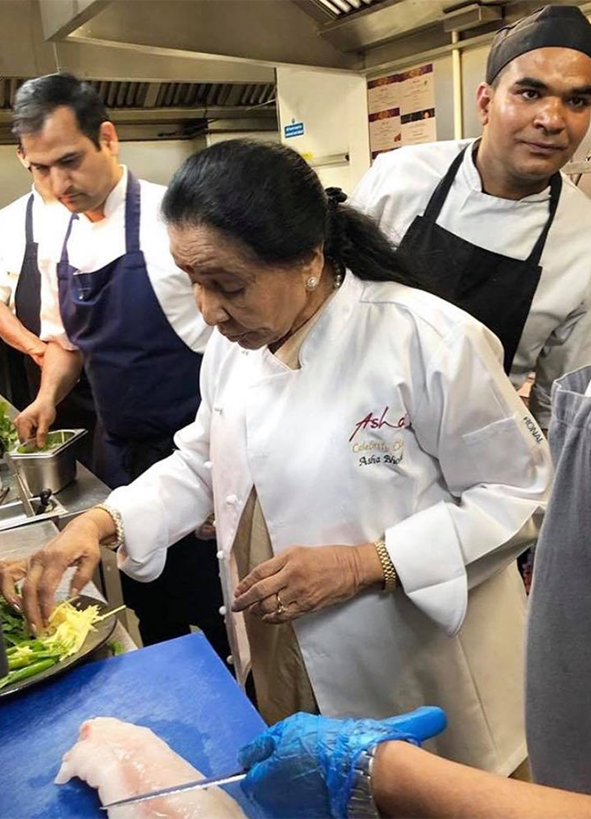 Singer Asha Bhosle Rare And Unseen Photos20