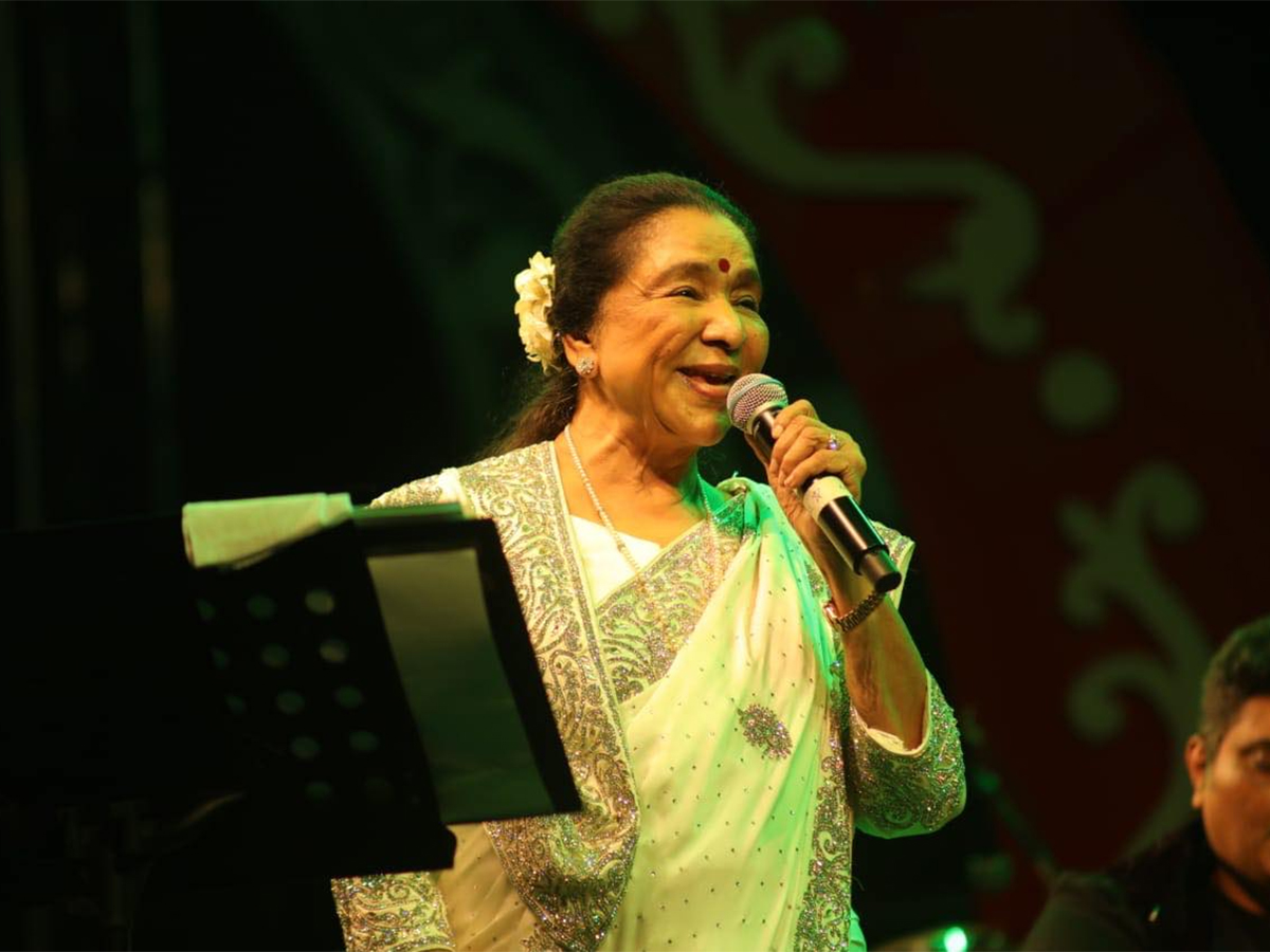 Singer Asha Bhosle Rare And Unseen Photos26
