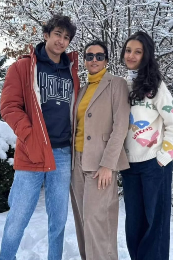 Mahesh Babu Following His Father Krishna About family foreign trips Photos4