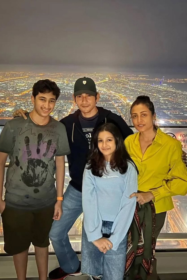 Mahesh Babu Following His Father Krishna About family foreign trips Photos8