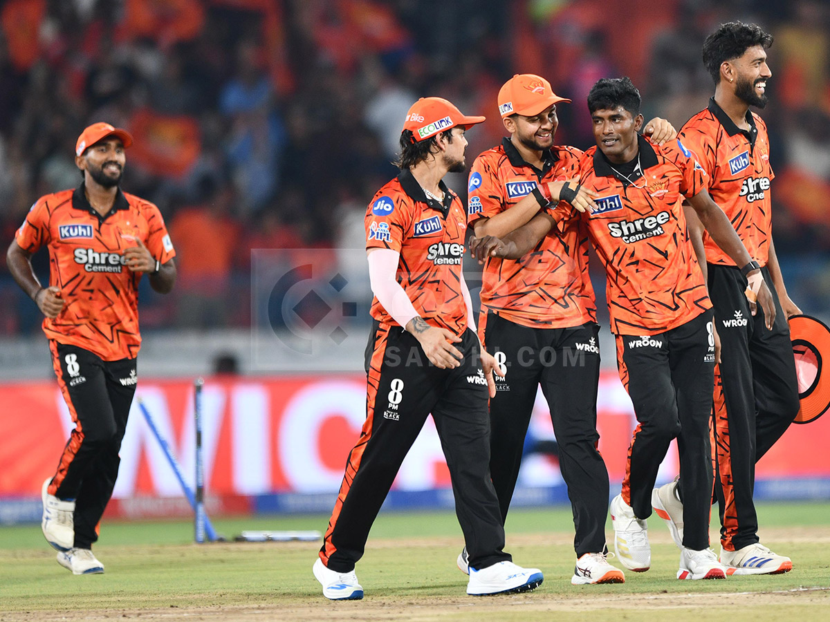 Sunrisers Hyderabad and Rajasthan Royals in Hyderabad HD Photos14