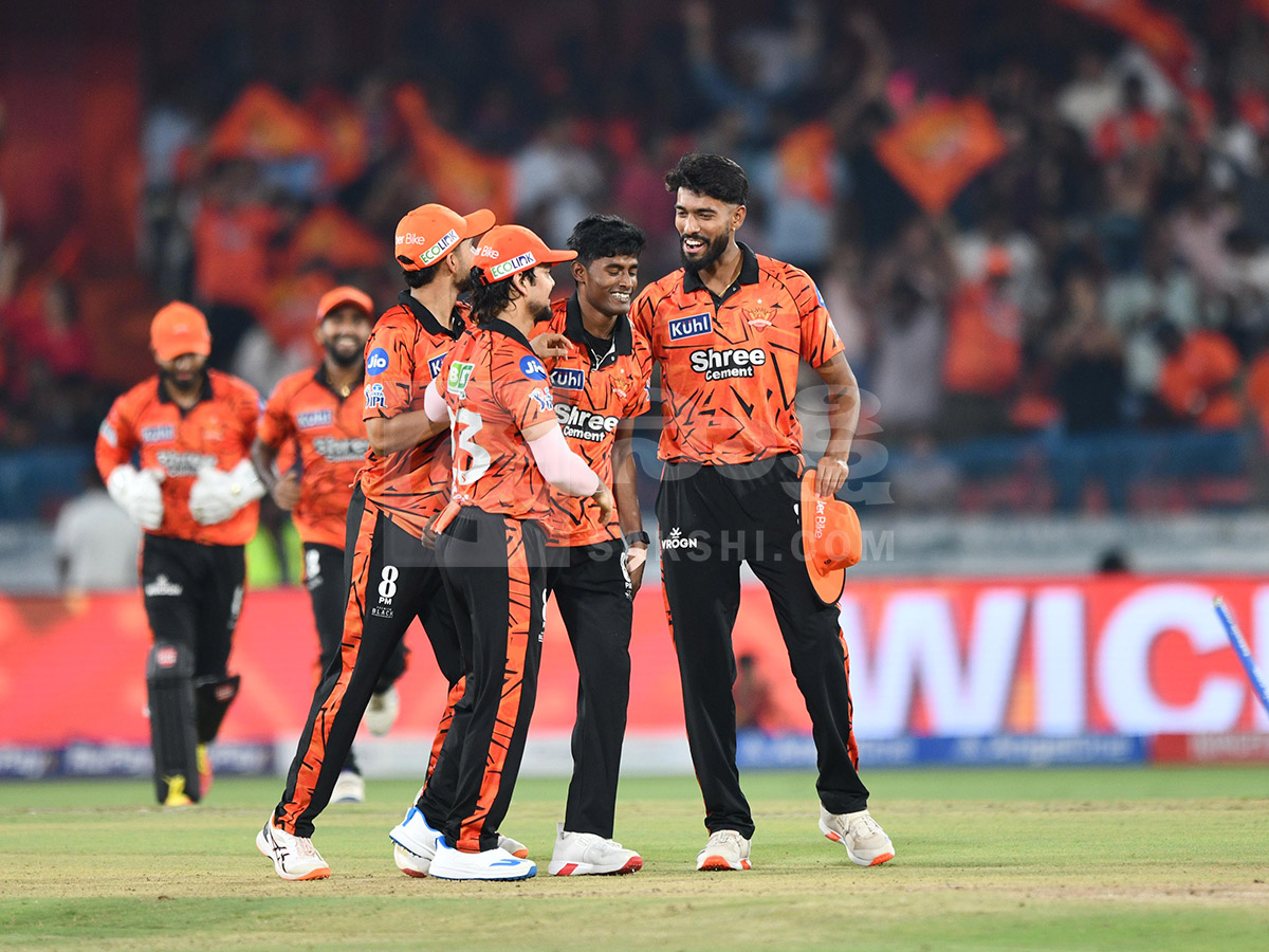 Sunrisers Hyderabad and Rajasthan Royals in Hyderabad HD Photos15