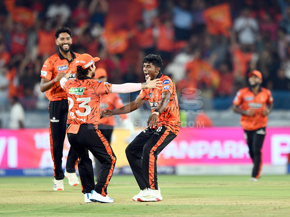 Sunrisers Hyderabad and Rajasthan Royals in Hyderabad HD Photos16