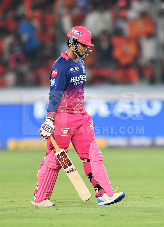 Sunrisers Hyderabad and Rajasthan Royals in Hyderabad HD Photos21