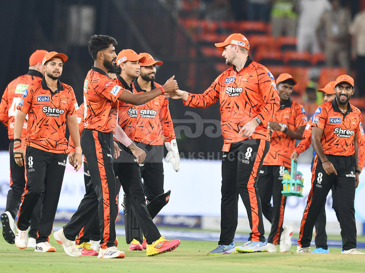 Sunrisers Hyderabad and Rajasthan Royals in Hyderabad HD Photos24