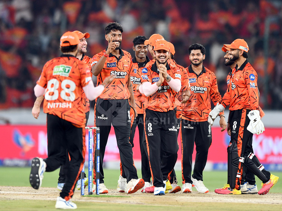 Sunrisers Hyderabad and Rajasthan Royals in Hyderabad HD Photos25