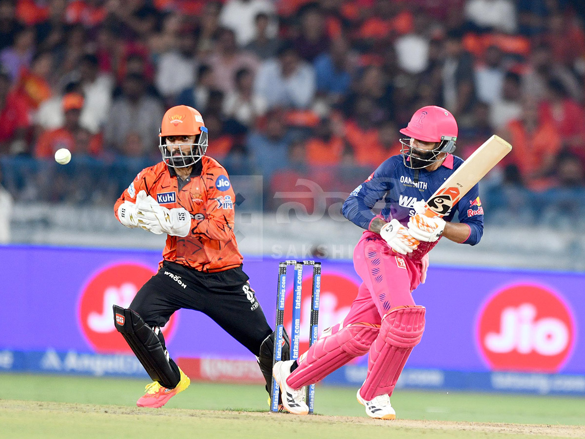 Sunrisers Hyderabad and Rajasthan Royals in Hyderabad HD Photos28
