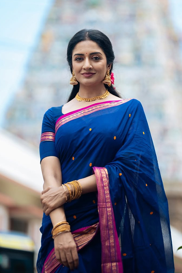 Tamil New Year : Kollywood Actresses and their traditional Avatars Photos9