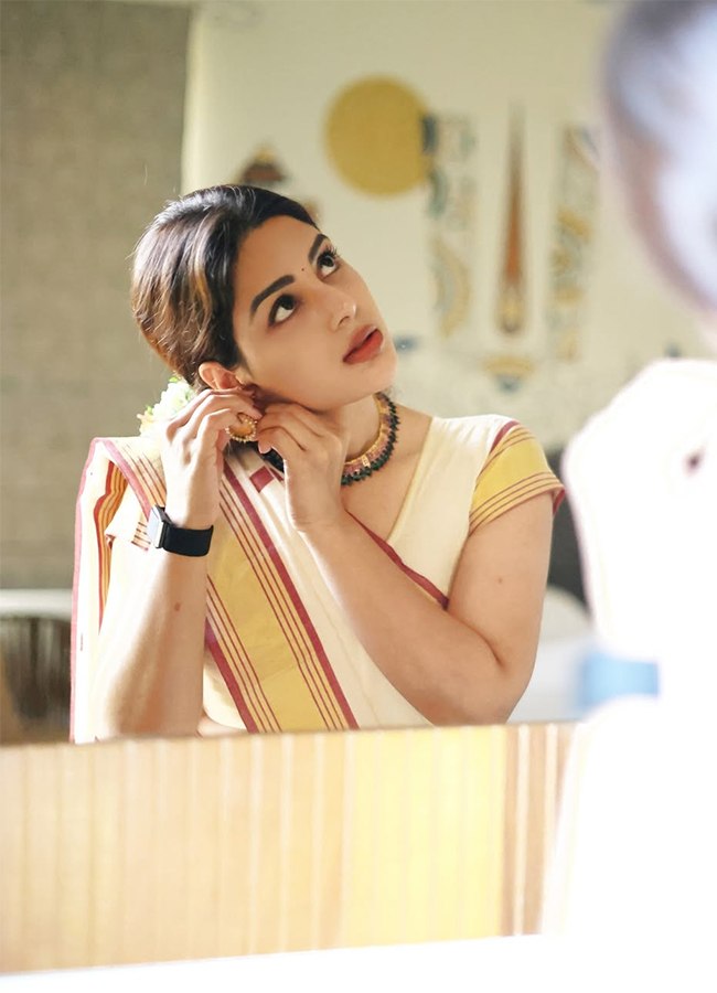 Actress Samyuktha Menon Visits Tirumala Photos2