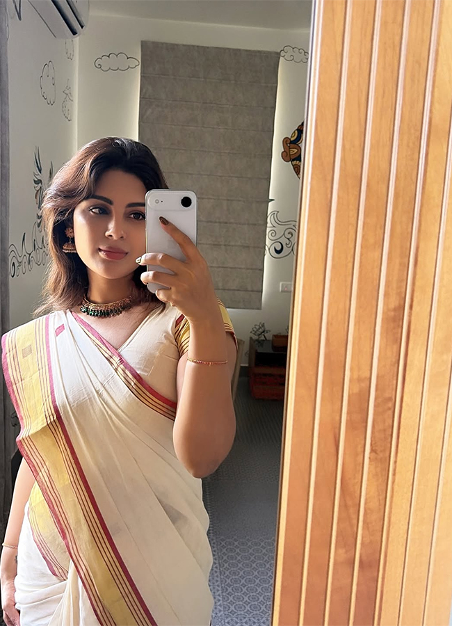 Actress Samyuktha Menon Visits Tirumala Photos6